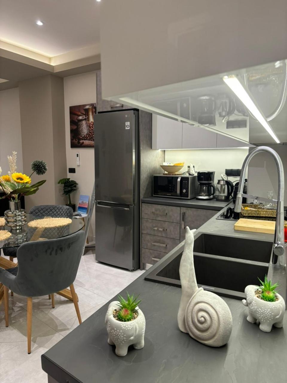 Menda Suite Heraklion  Екстер'єр фото
